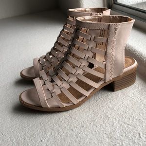 Children’s size 3 nude zip up sandals